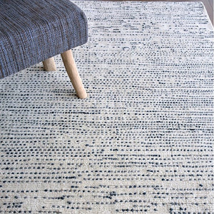 Aroica White and Blue Wool Rug - kingkong游戏_金刚kingkong游戏下载与KINGKONG官网